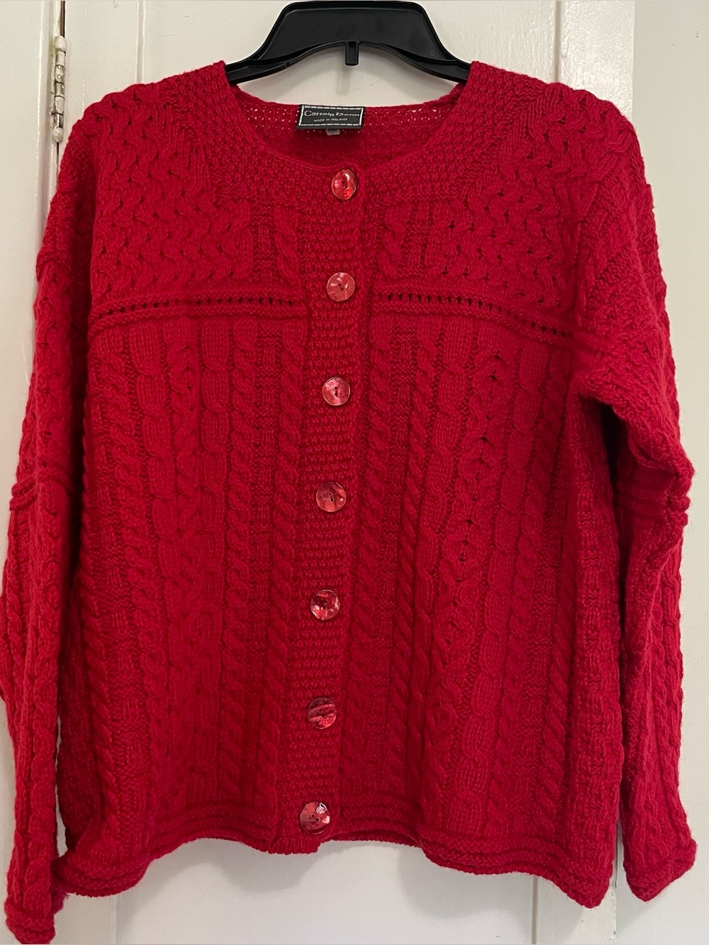 Carraig Donn Red Cable Knit Button-Front wool Sweater xl